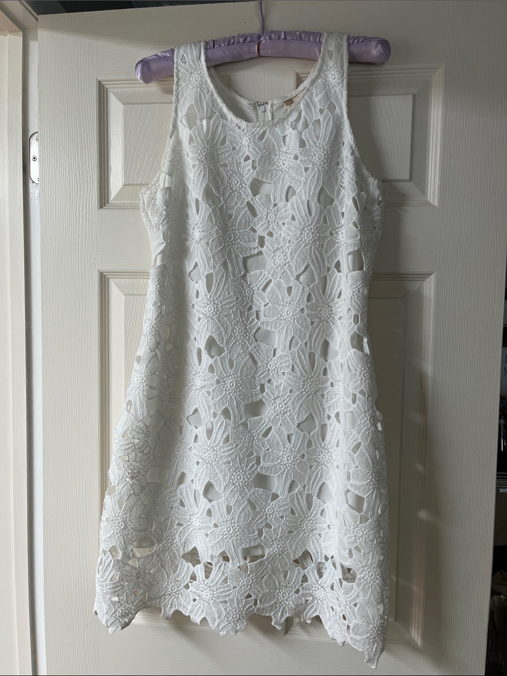 Beautiful Japna White lace dress. Size Lg $15